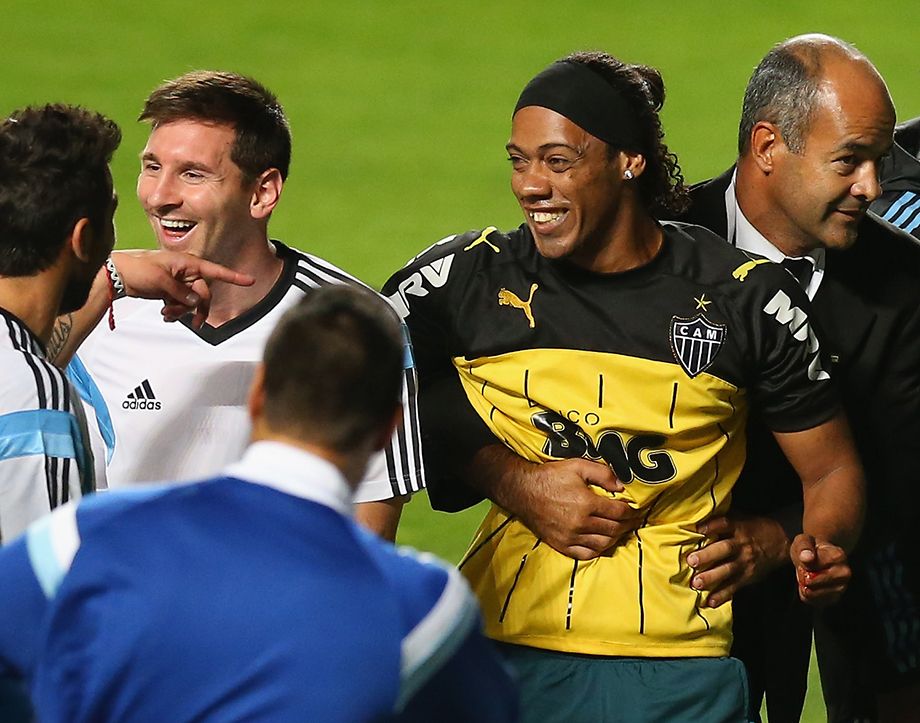 Unos años más tarde, el falso Ronaldinho le vino bien al verdadero.