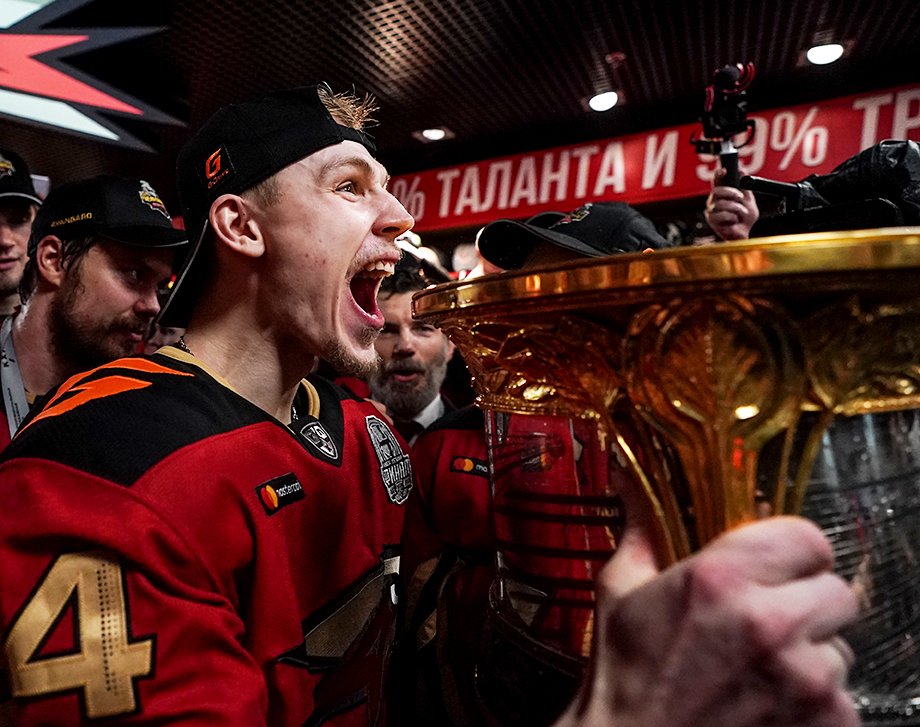 Кирилл Семёнов вернётся в «Авангард» после пары месяцев в НХЛ и АХЛ