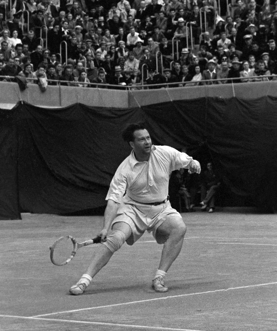 Каким теннисистом был Николай Озеров: чемпион в 12 лет, учёба у Анри Коше, игры во время войны, травля чиновников
