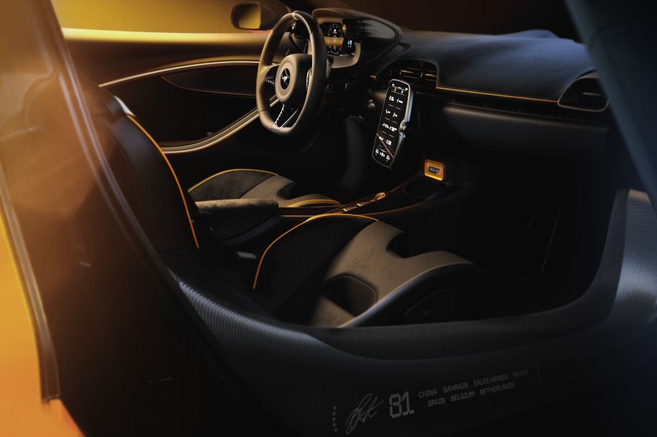 Интерьер McLaren Artura Spider MCL39 Championship Edition 