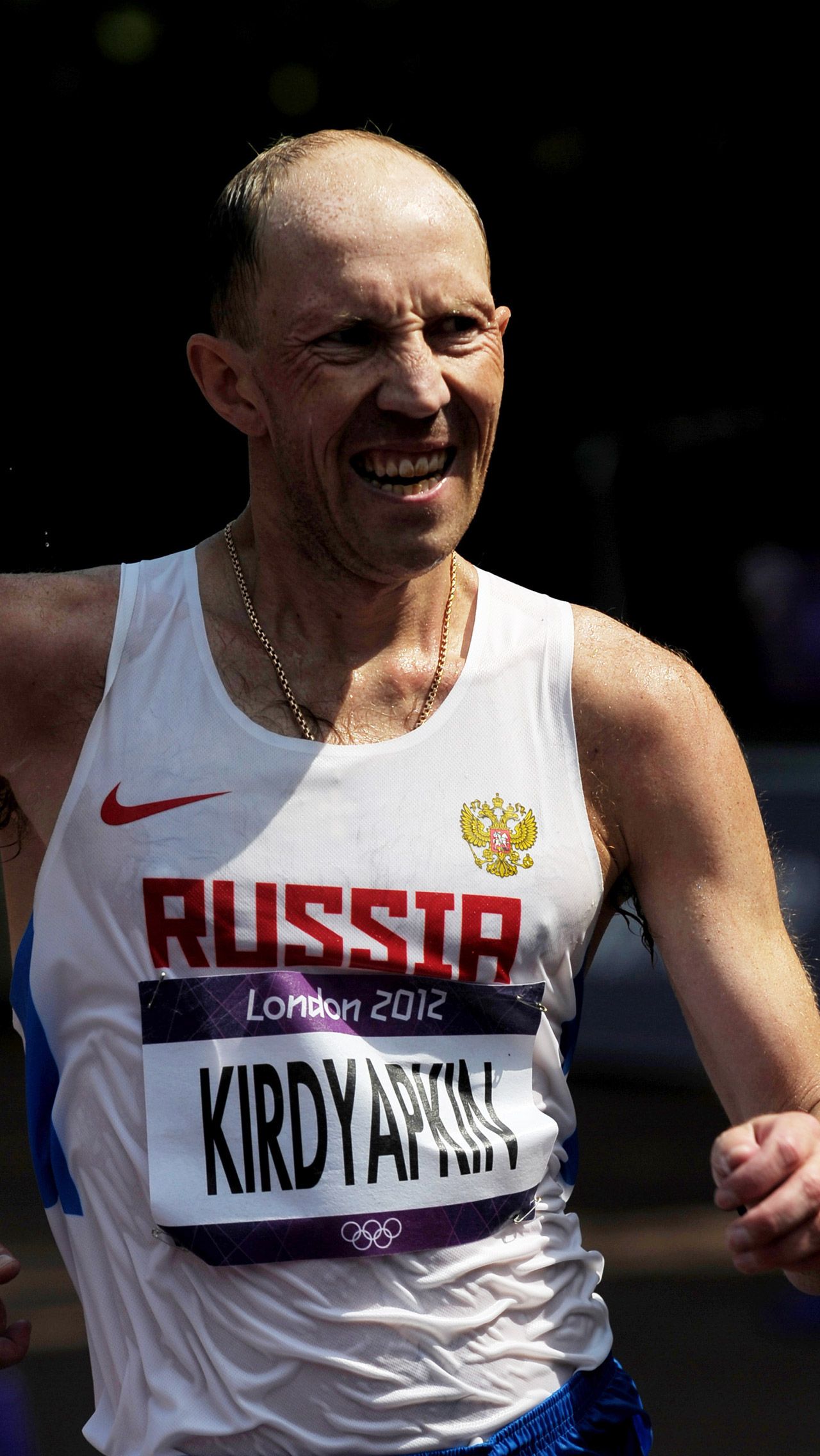 Золотые награды забрали у Сергея Кирдяпкина, выступавшего в соревнованиях по спортивной ходьбе на 50 км, и у Марии Савиновой, победившей в беге на 800 метров. <br/>
