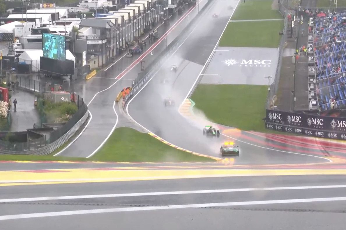 Норрис в двух ошибках от победы, Хэмилтон прорвался в топ-10! Каким был ГП Бельгии Ф-1