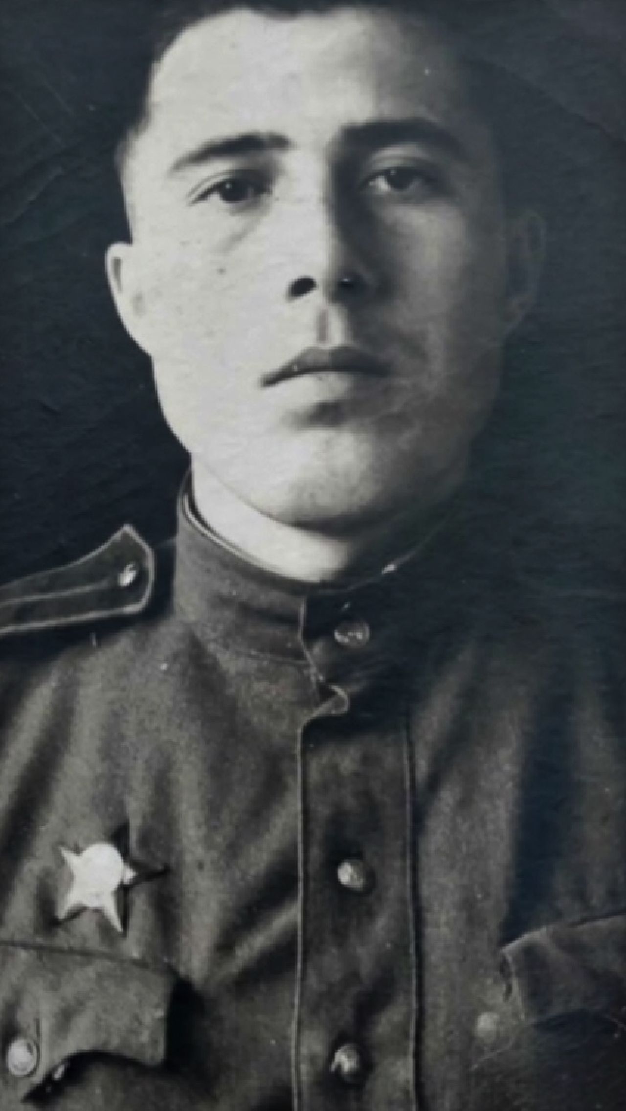 Михаила Фёдоровича в 1942 году приняли в казанское танковое училище, а через полгода он уже ушёл воевать. Был лейтенантом и командиром танка. Прошёл почти до конца войны.