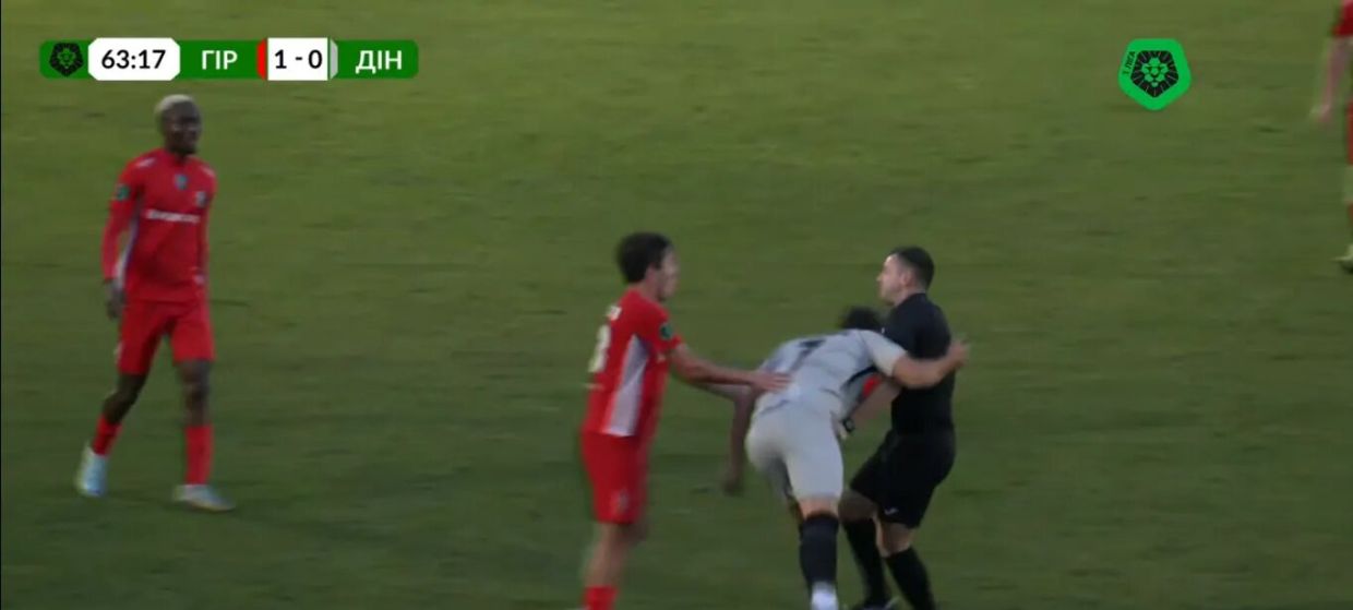 Vyaçeslav Şevçenko matçın hakimini Zidan üslubunda vurub