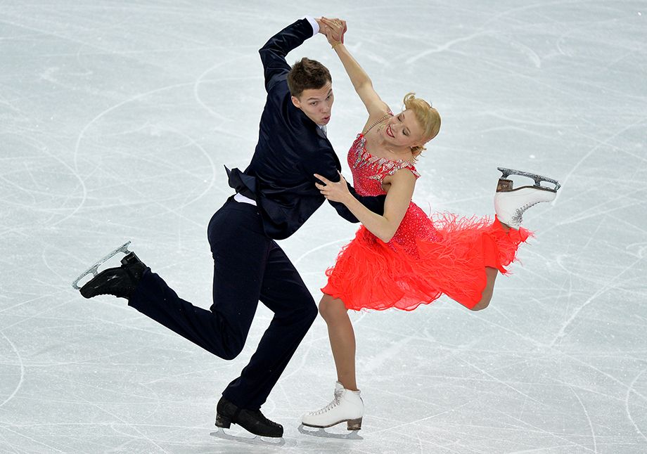 Екатерина Боброва и Дмитрий Соловьёв в командном турнире Сочи-2014