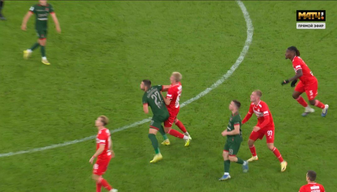 Комличенко попал в кадык Литвинову