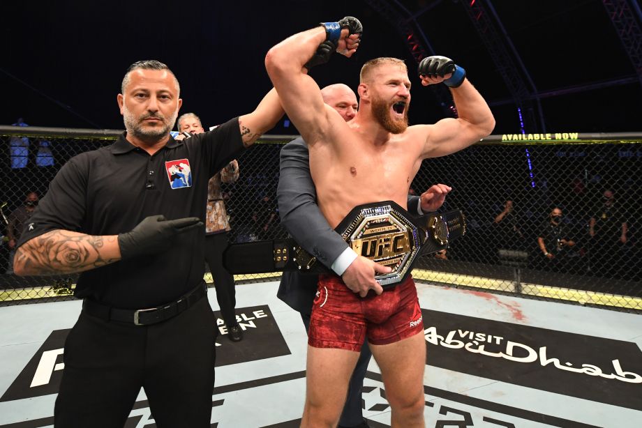 Ян Блахович с поясом UFC Ян Блахович с поясом UFC