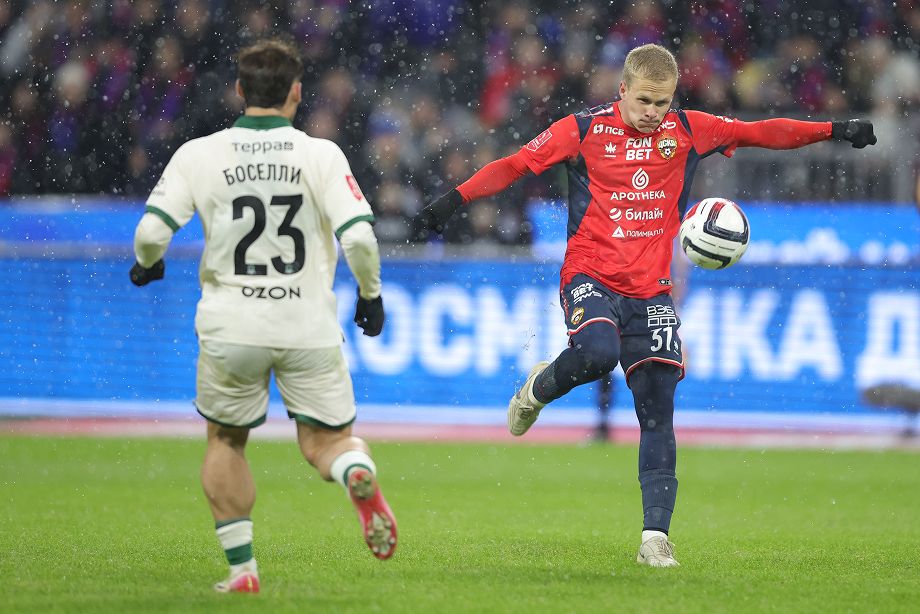 Матвей Кисляк в матче с «Краснодаром»