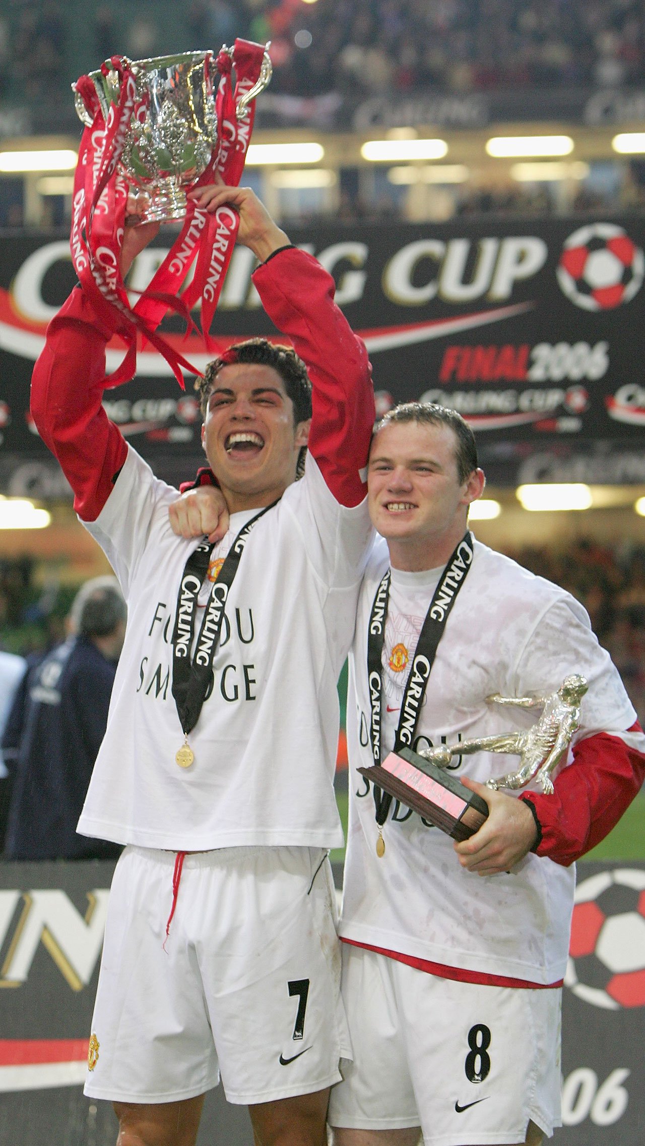 2006. Роналду вместе с «МЮ» берёт второй трофей — Кубок Лиги. На этот раз повержен «Уиган» — 4:0.