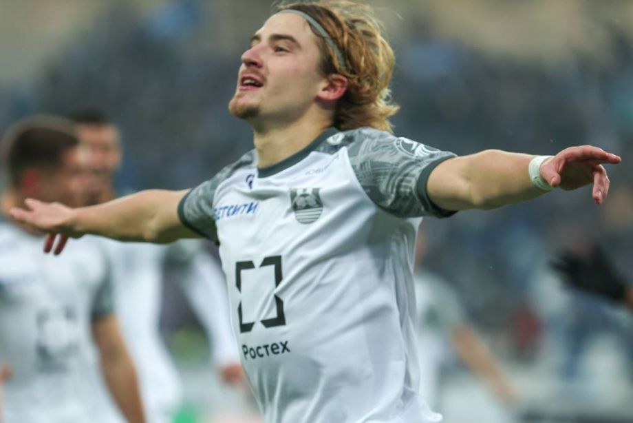 Максим Петров