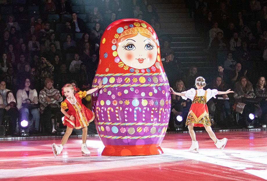 Арина Парсегова и София Сарновская в общем номере на шоу «Союз чемпионов. Русские сезоны»