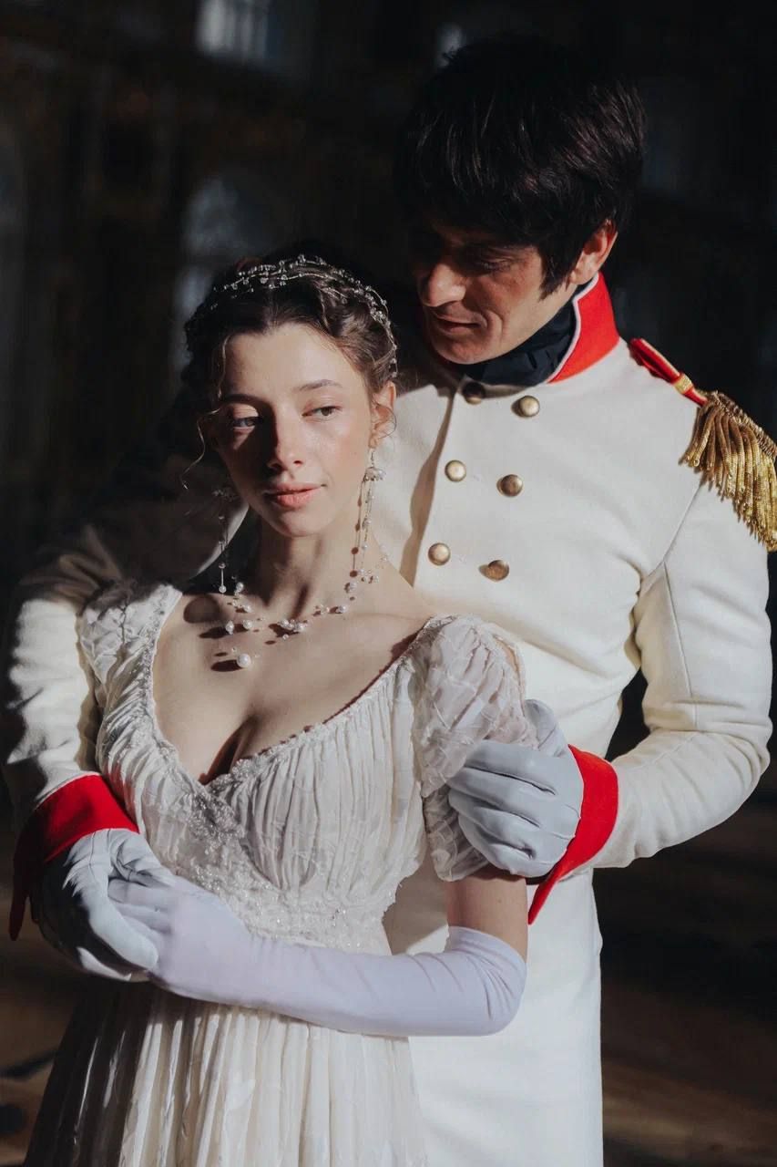 Режиссер Сарик Андреасян показал фото Наташи Ростовой в исполнении Полины Гухман