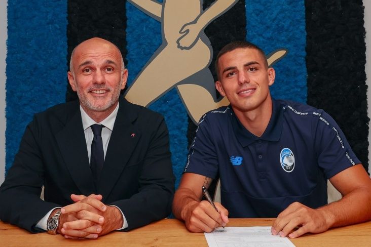 Никола Крстович (справа)