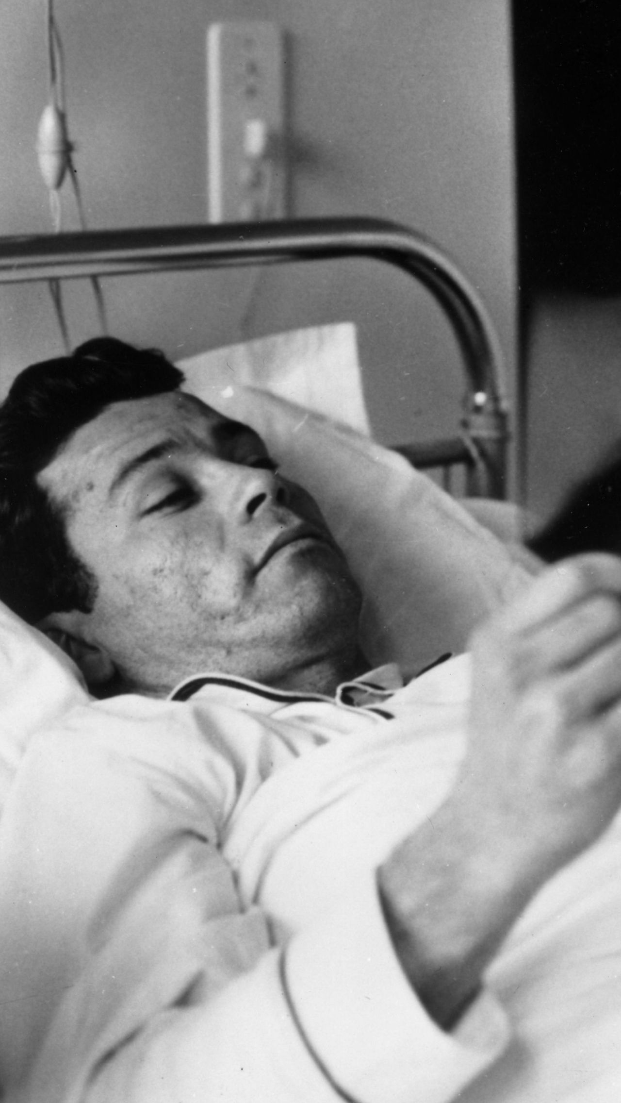 История Фонтена несколько иная. Жюст четыре раза выиграл чемпионат Франции и два раза взял Кубок страны. Затем карьера 28-летнего футболиста внезапно оборвалась. История Фонтена несколько иная. Жюст четыре раза выиграл чемпионат Франции и два раза взял Кубок страны. Затем карьера 28-летнего футболиста внезапно оборвалась.