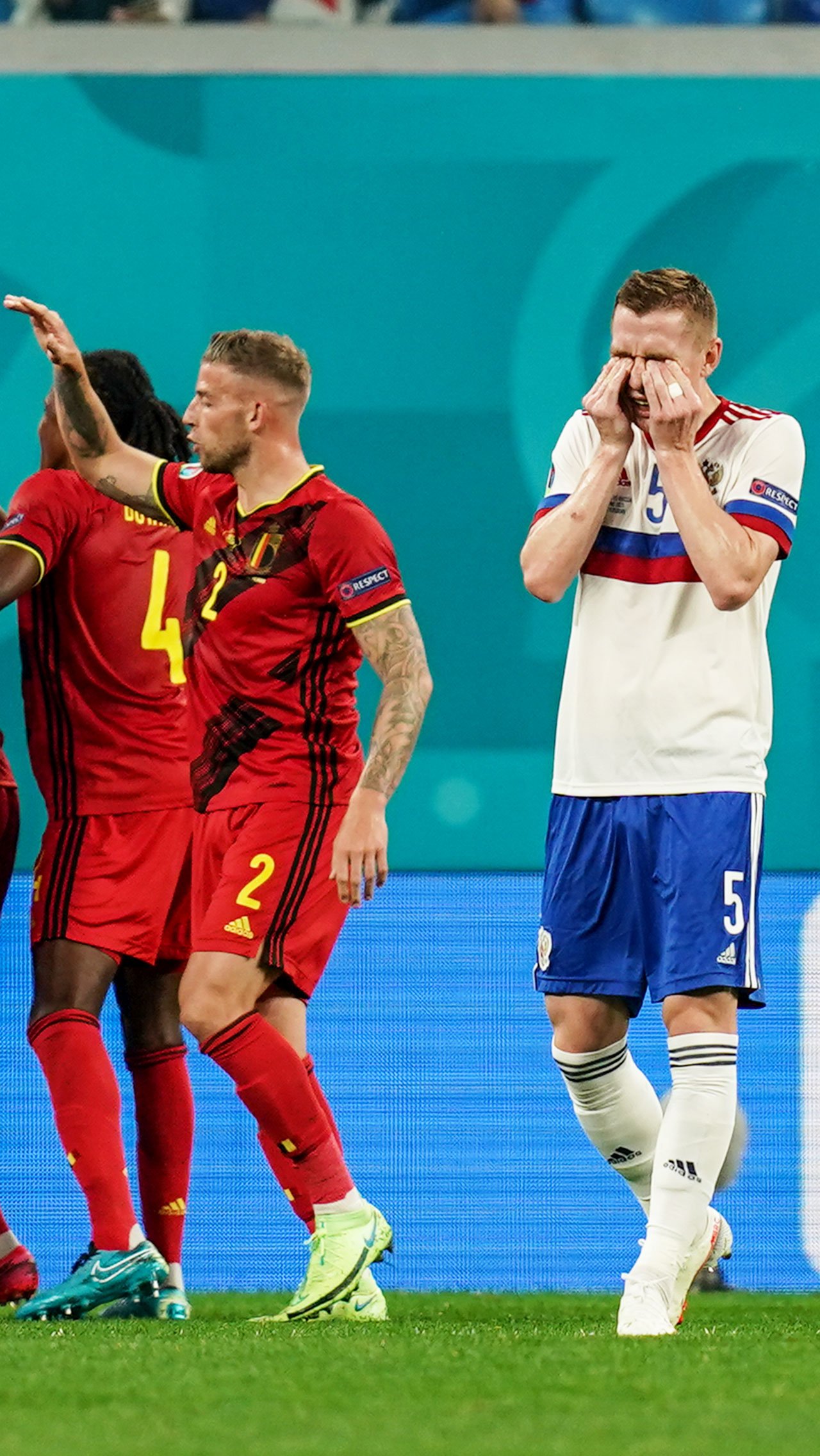 Россия стартовала с разгромного поражения от Бельгии на Евро-2020