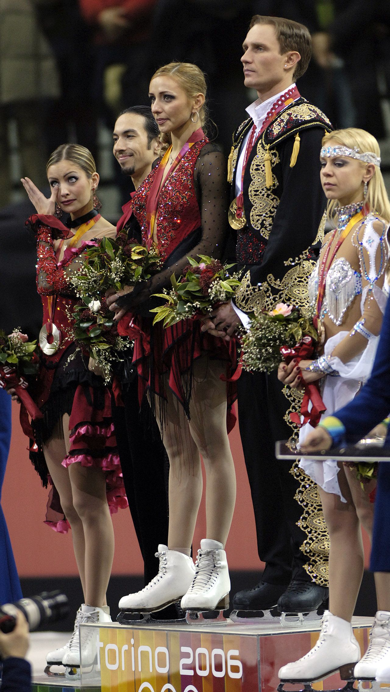 …а Навку и Костомарова — на Олимпиаду в Турине