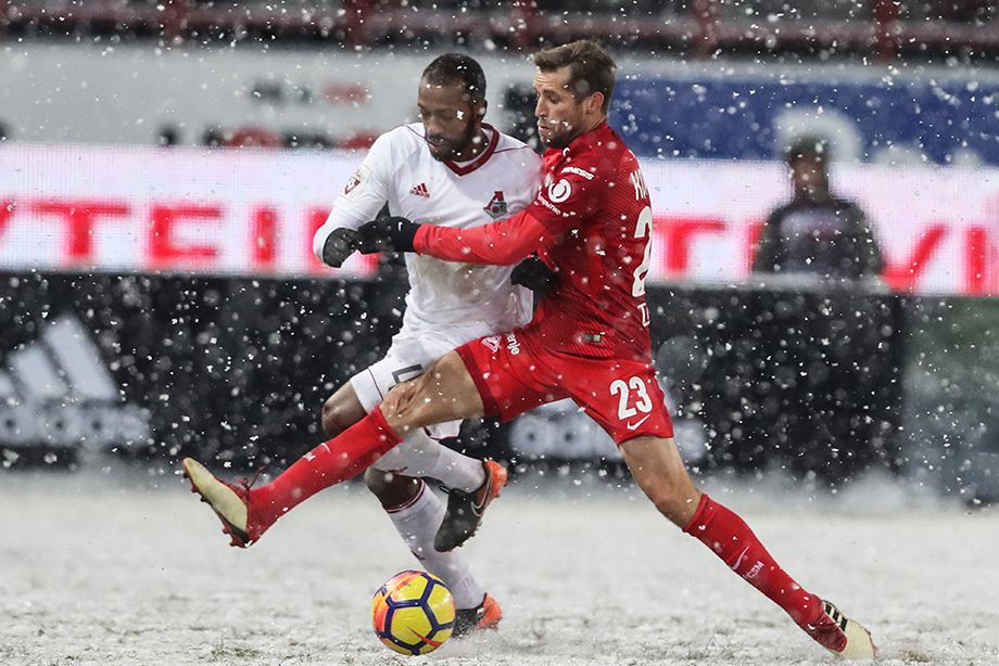 «Спартак» и «Локомотив» играли в снегопад в 2018-м