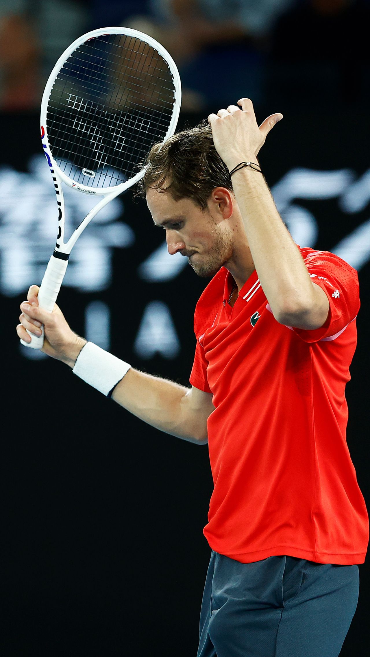 А ведь Даниил не лучшим образом начал сезон. Он вылетел в третьем круге Australian Open, который выиграл Новак Джокович. К тому моменту Медведев со 180 очками замыкал топ-30, а у Джоковича было 2250 очков.