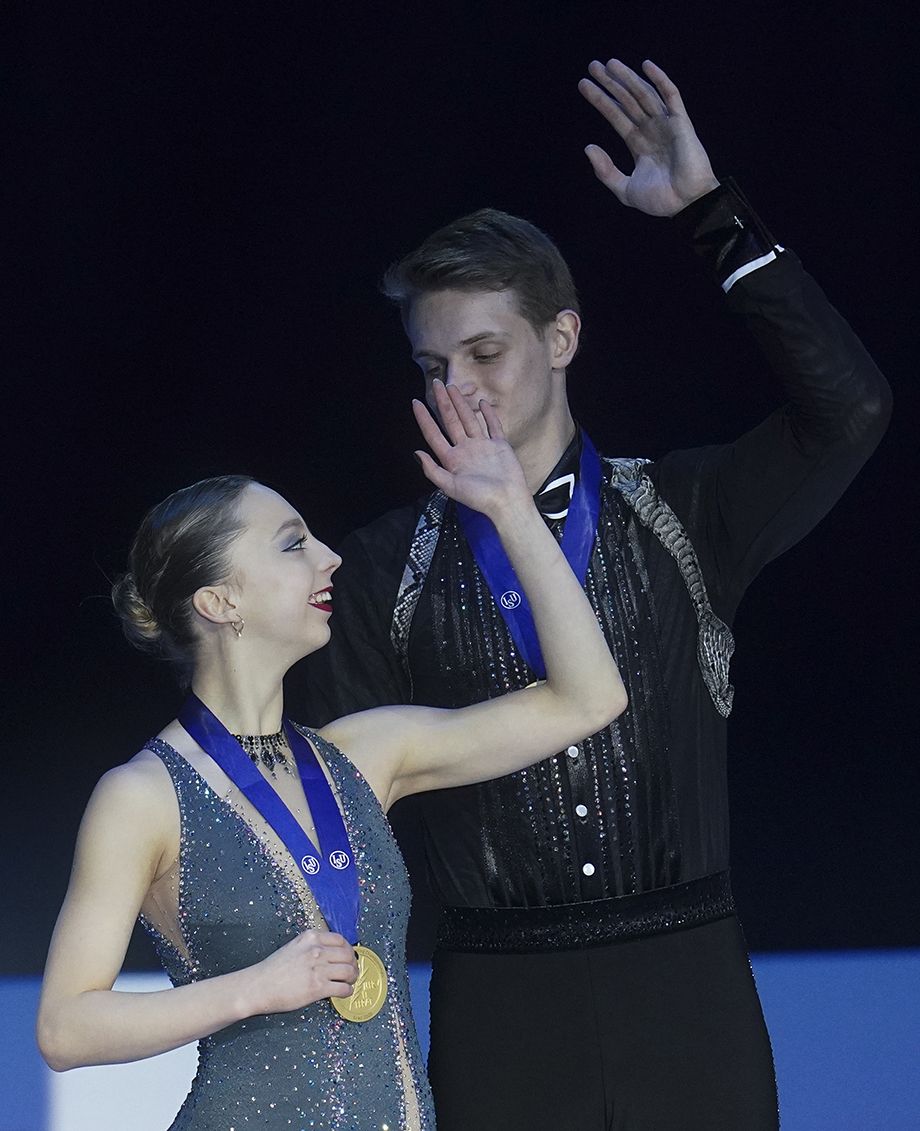 Александра Бойкова и Дмитрий Козловский с золотыми медалями чемпионата Европы