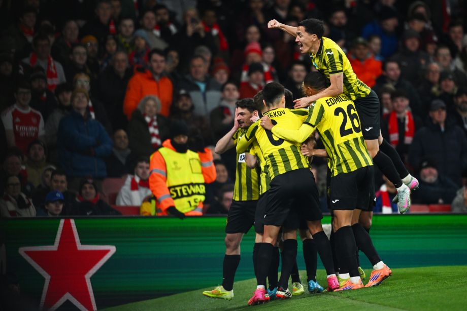 Игроки «Кайрата» после забитого мяча в Лондоне