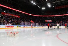 На матче Кубка Первого канала разыграли автомобиль