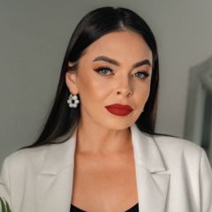 Юлия Хохолкова