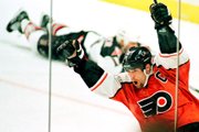88-й навеки. «Филадельфия» увековечила номер Линдроса