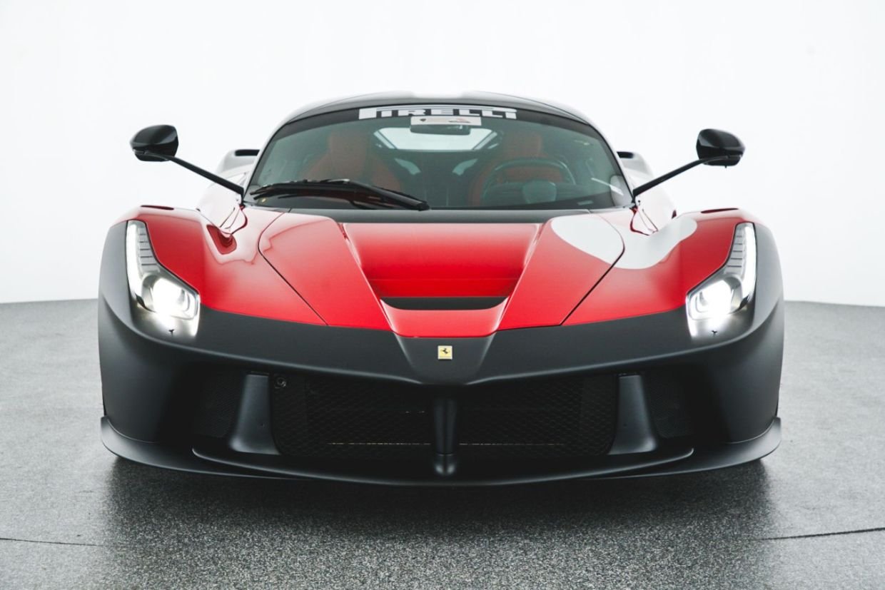 Предсерийный прототип LaFerrari выставлен на аукцион. За него уже