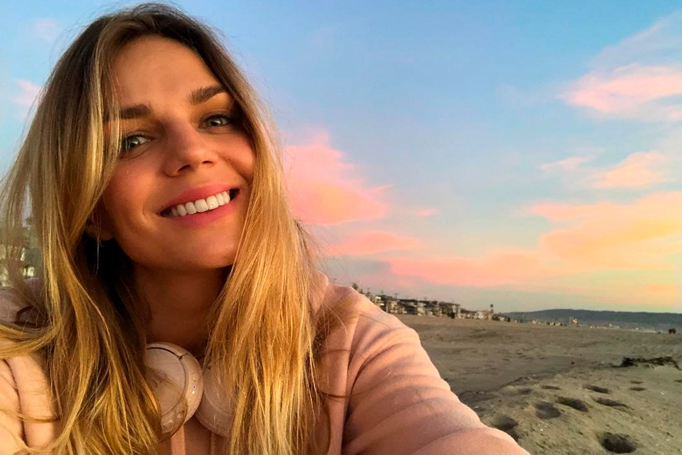 Юлия Ефимова показала неудачное фото в купальнике. Снимок делал её отец