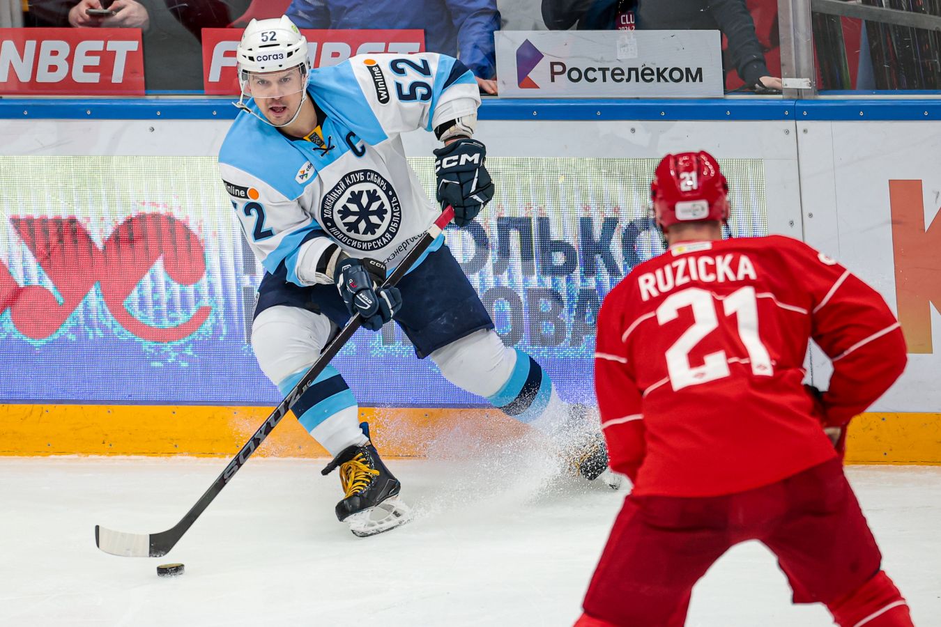 Я кайфанул и остался бы ещё здесь. Нападающий Сибири Широков  об игре в Китае