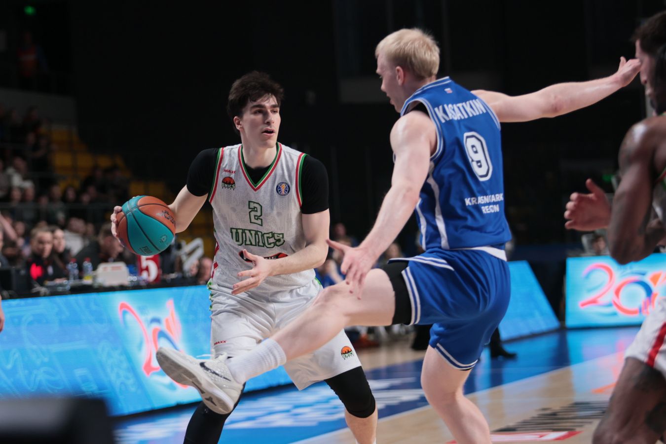 Дабл-дабл Рейнольдса помог УНИКСу победить Енисей в выездном матче Единой лиги