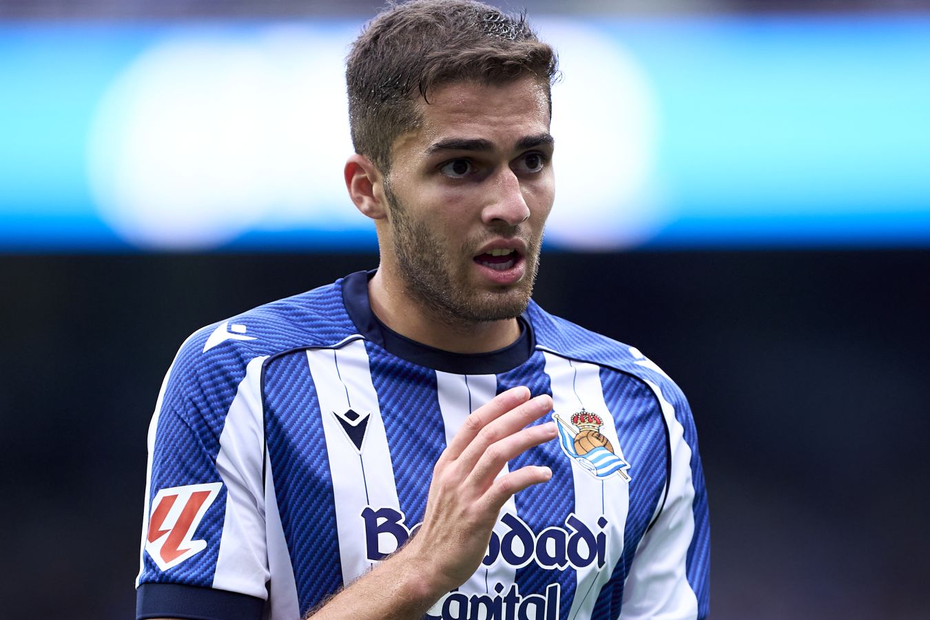 Представитель Захаряна ответил на вопрос о будущем россиянина в клубе после ухода тренера