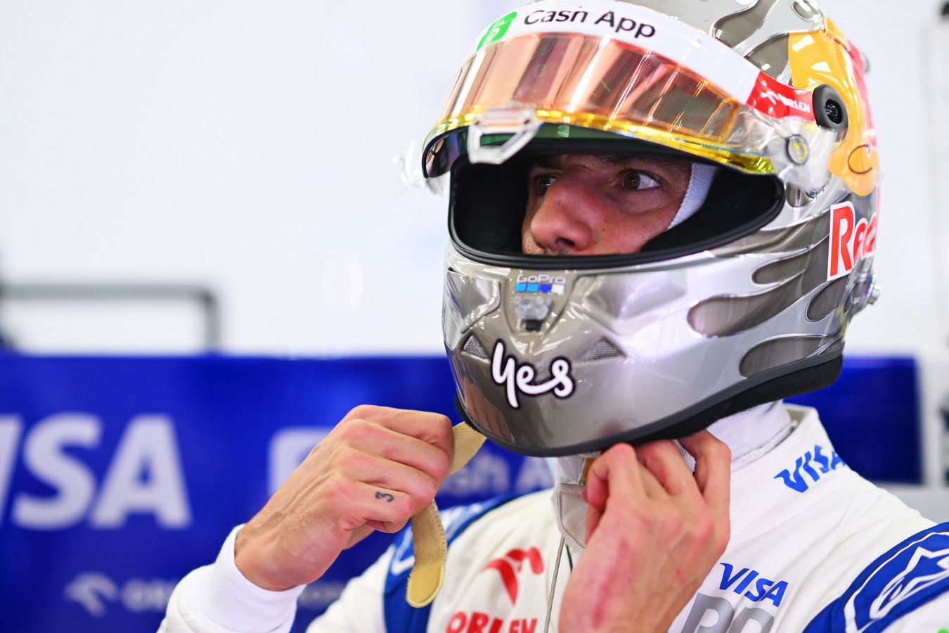 Чемпион Формулы-1 посоветовал Даниэлю Риккардо перестать суетиться