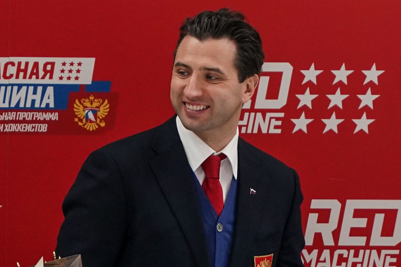 «Смогут ли «Реал» и «Барса» играть в болоте?» Роман Ротенберг — о «СКА Арене»