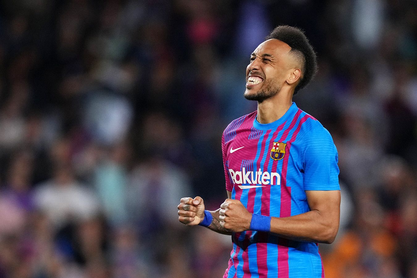 The Athletic: Челси заплатит Барселоне за Обамеянга 7,5 млн и отдаст Маркоса Алонсо