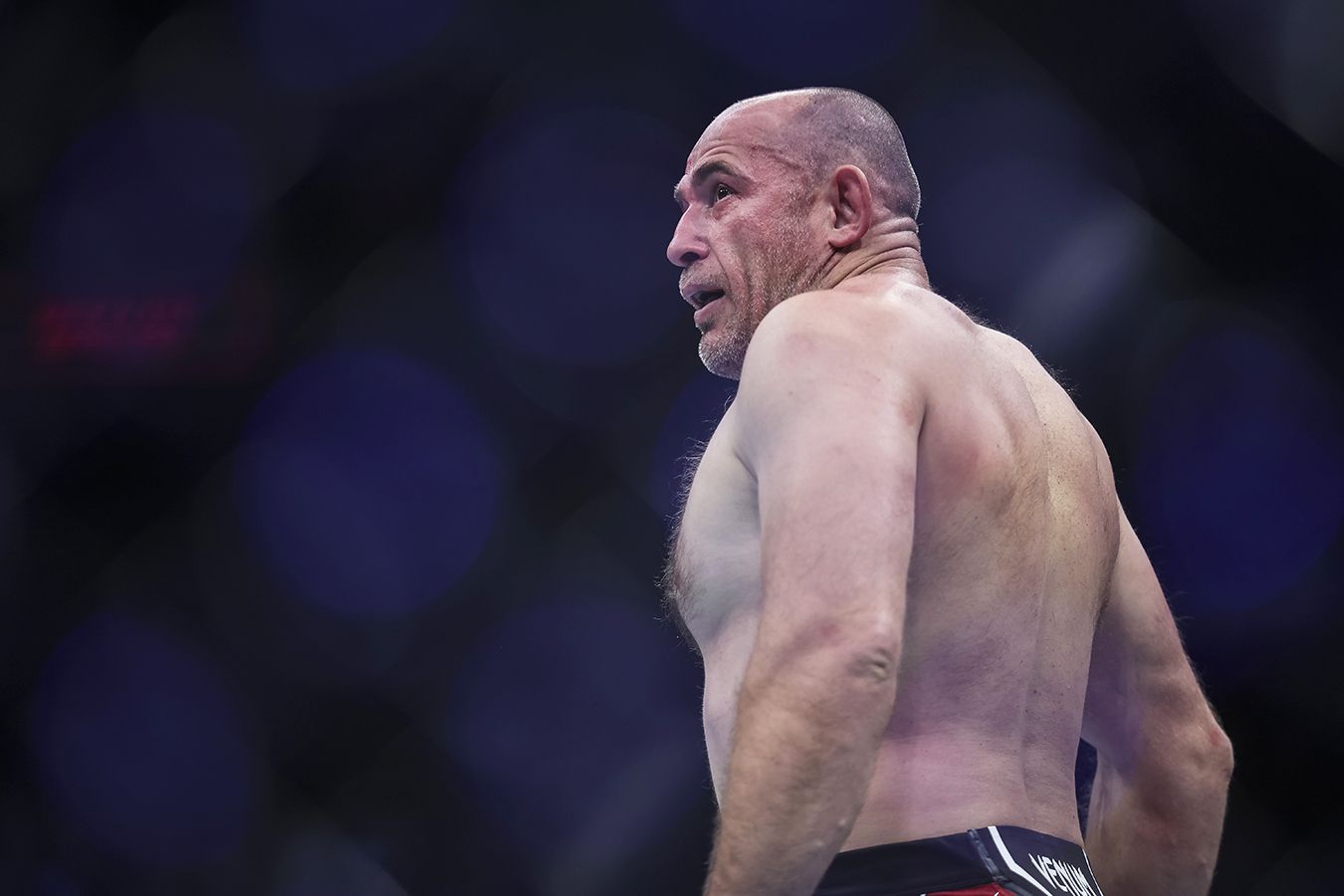 45-летний Алексей Олейник показал актуальную физическую форму