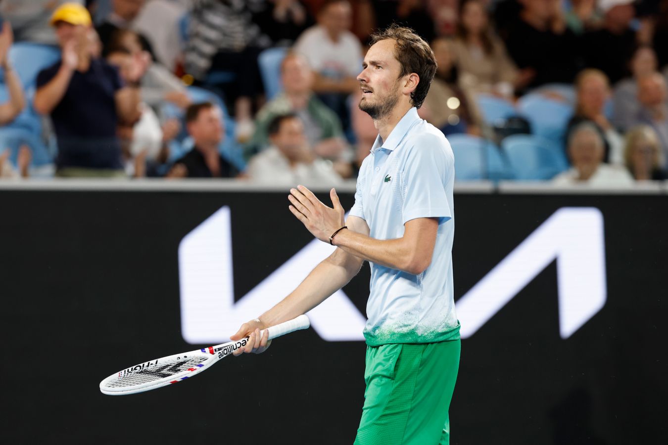 Даниил Медведев сенсационно проиграл 121-й ракетке мира во втором круге Australian Open