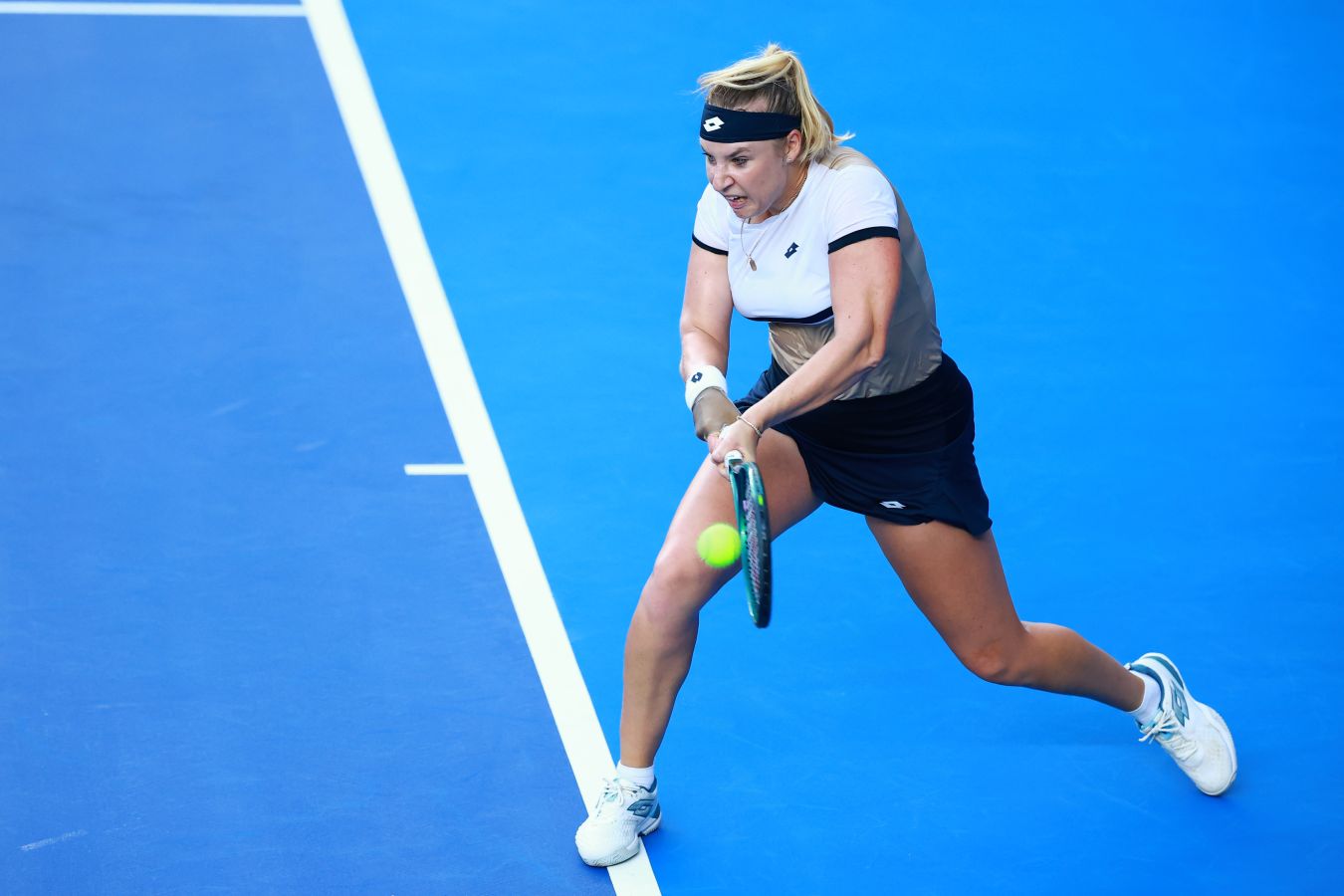 Блинкова с баранкой проиграла Мбоко во втором круге турнира WTA-1000 в Майами