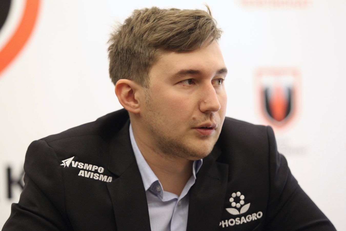 Сергей Карякин сыграл в шахматы с детьми из Донбасса