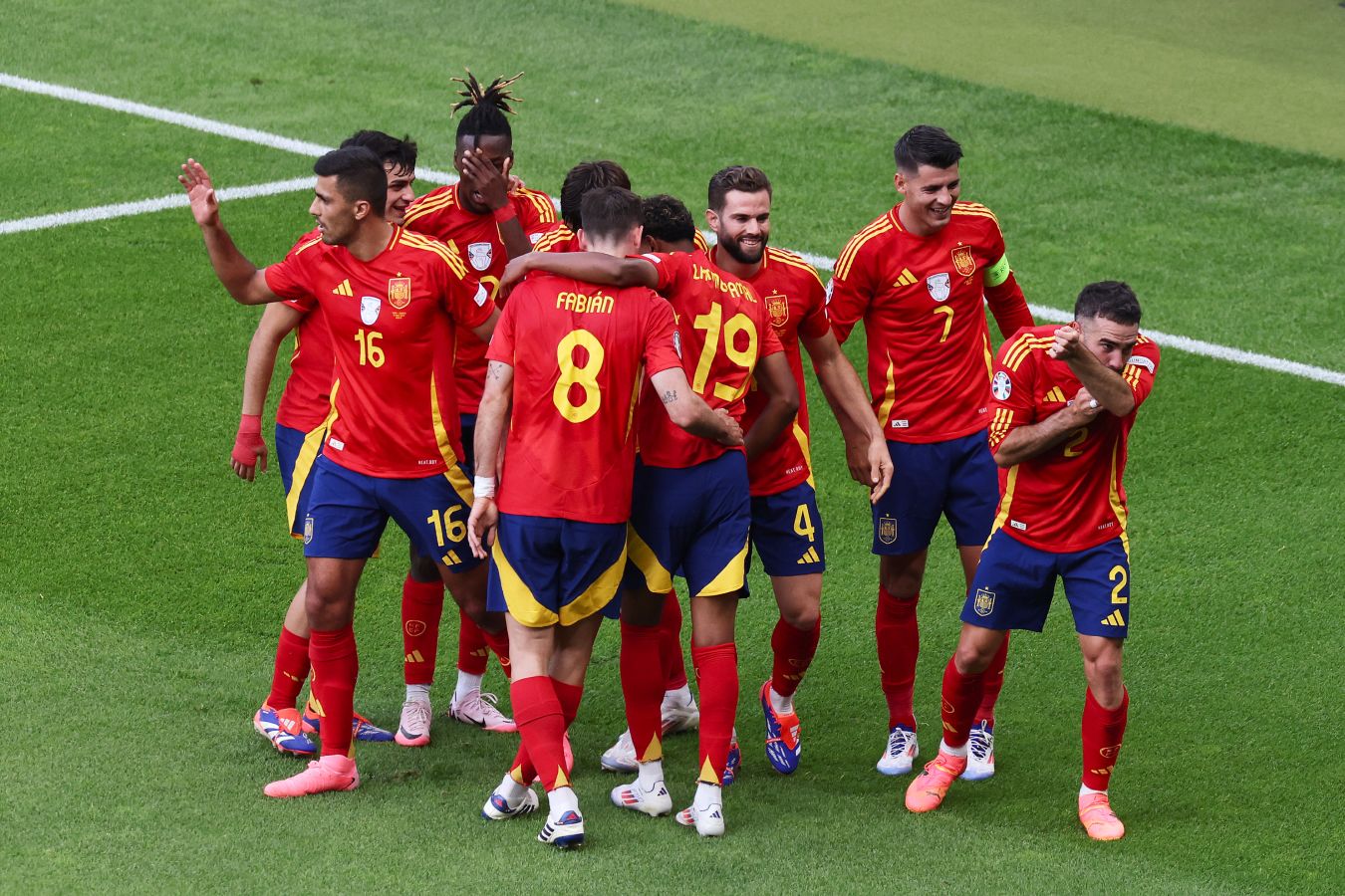 Де ла Фуэнте: сборная Испании показывает обществу, как люди могут и должны объединяться