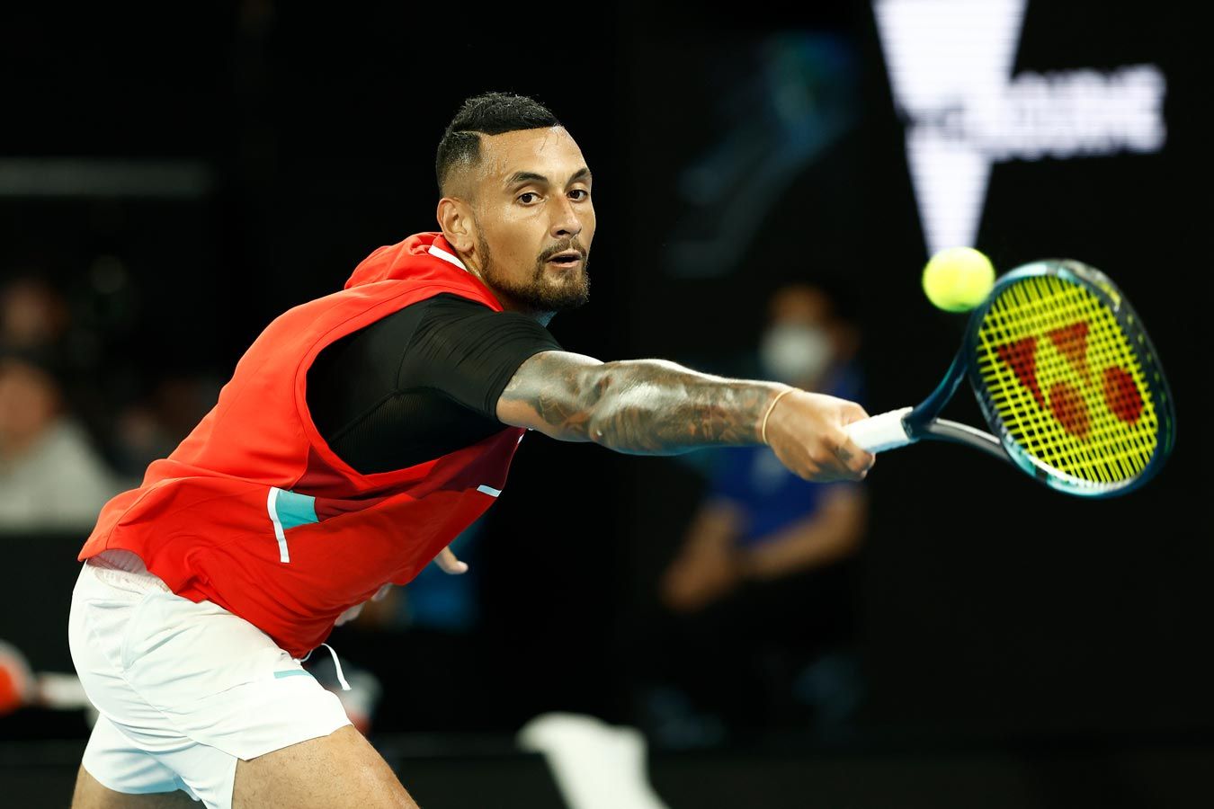Кирьос уступил Мпетчи Перрикару в первом круге турнира ATP-250 в Брисбене