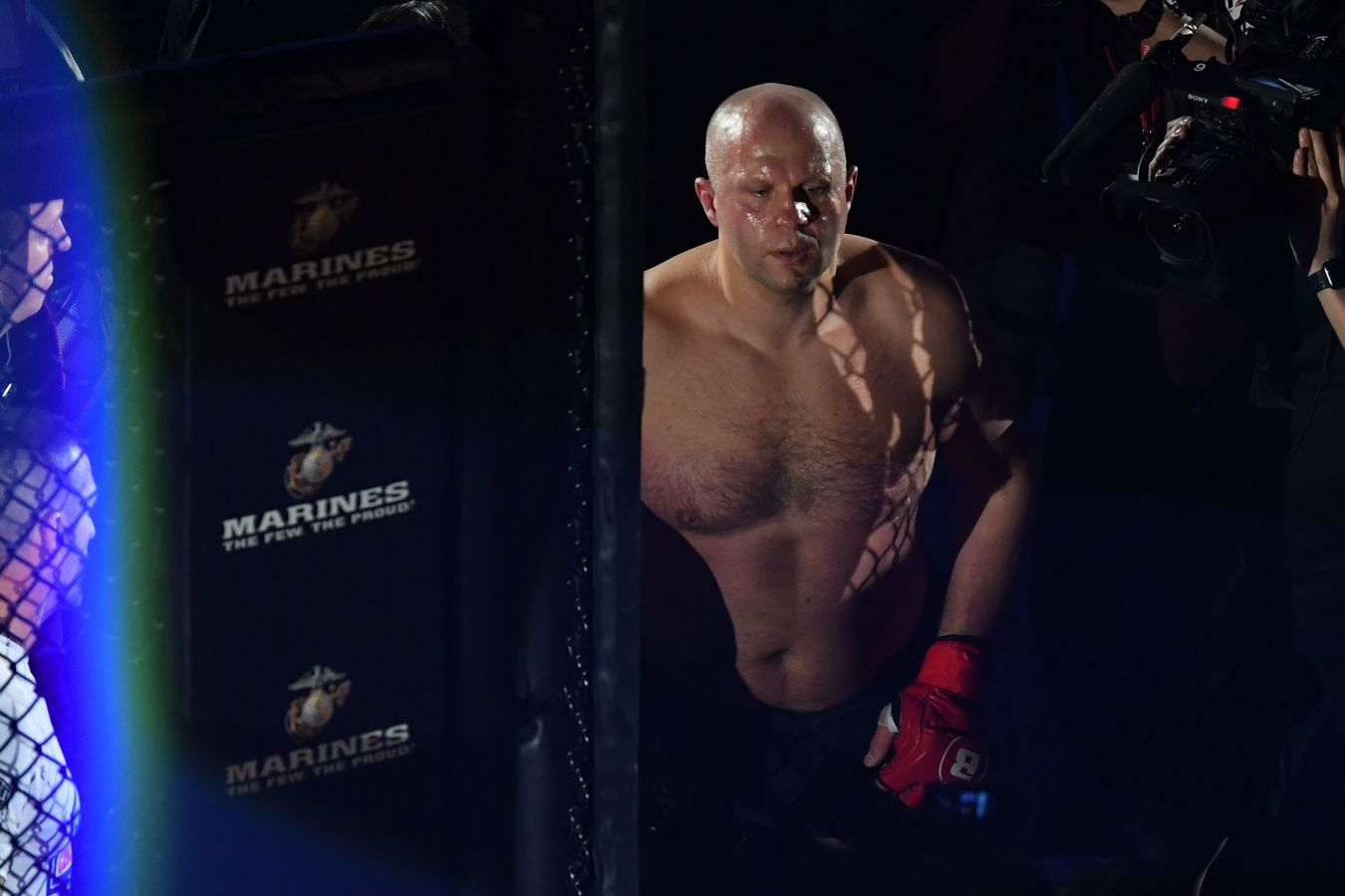Экс-чемпион UFC Сильвия: бесит, что Фёдор уходит вот так. Респект величайшему