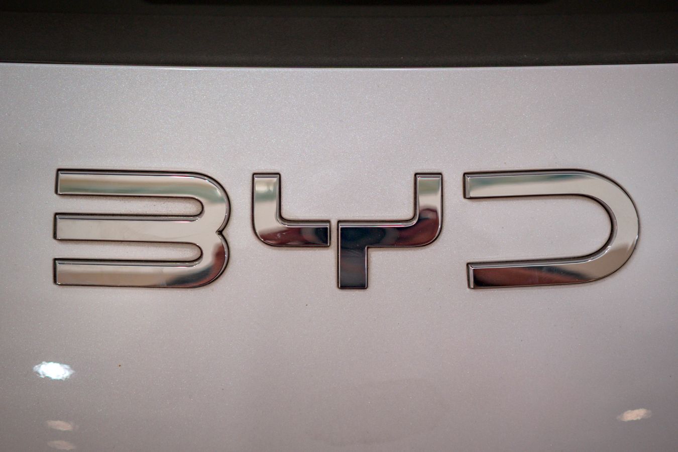 Китайский конгломерат BYD может столкнуться с тем же препятствием, что и Кадиллак  AMuS