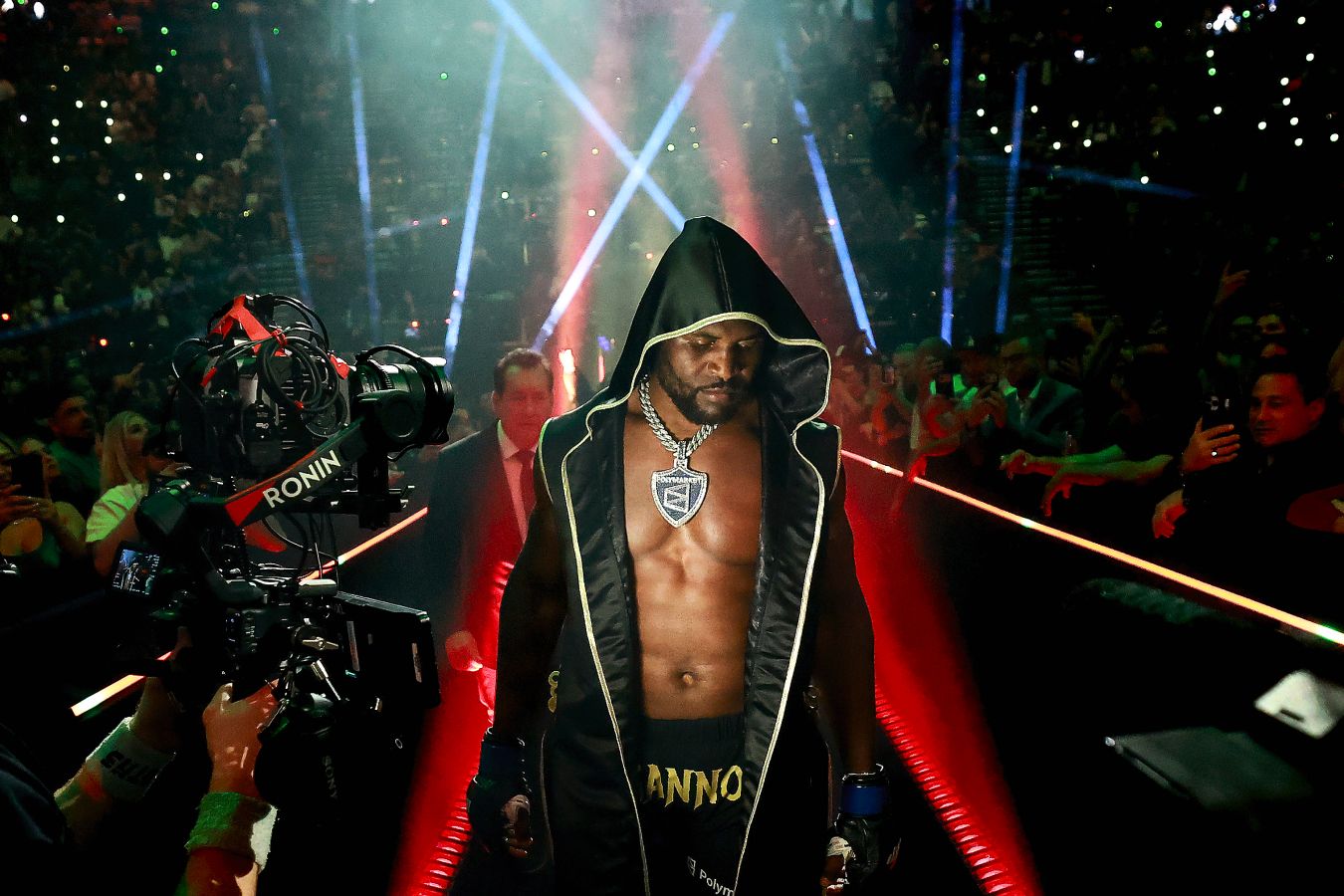Нганну — главный провал UFC последних лет