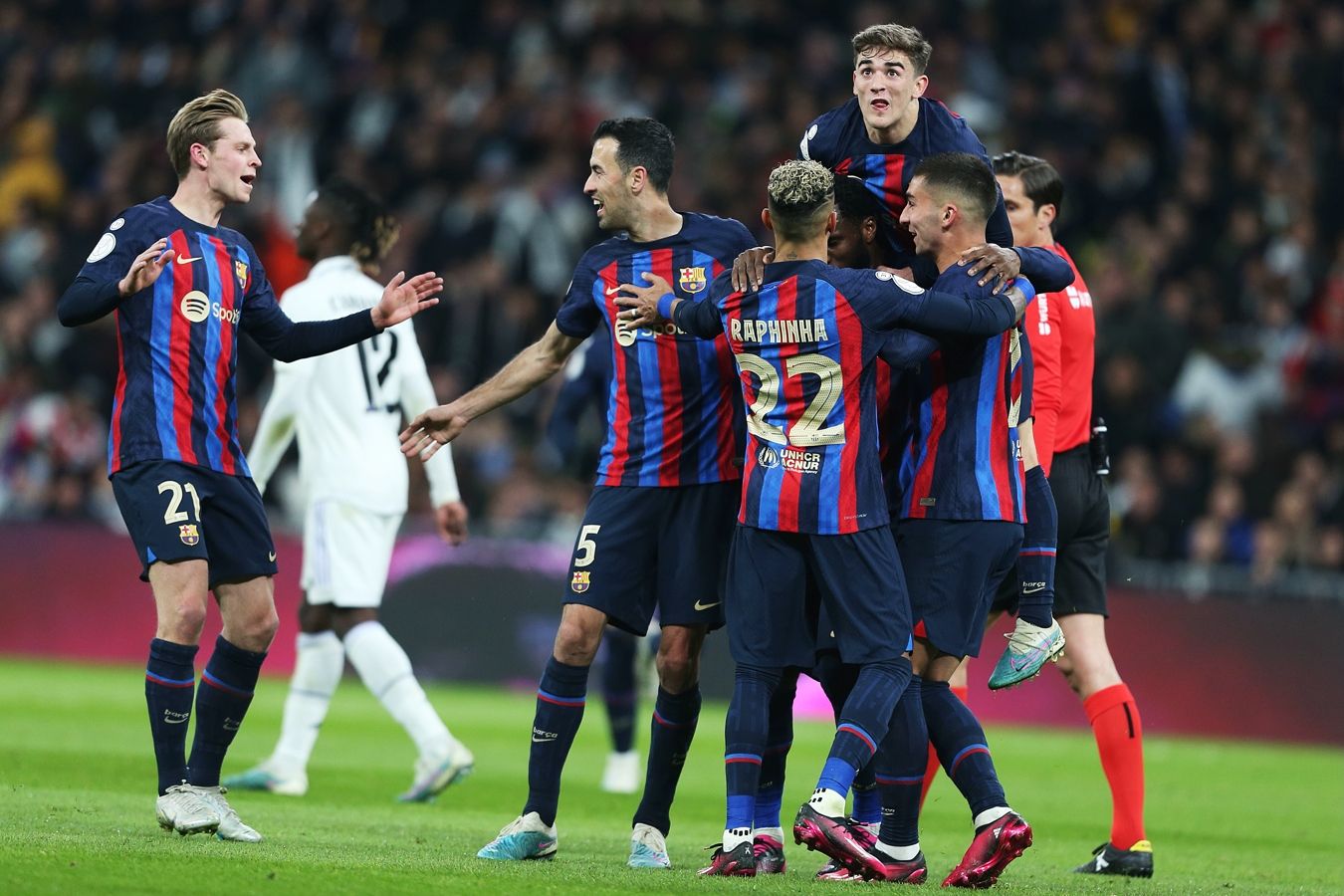 Барселона минимально обыграла Реал в первом матче 1/2 финала Кубка Испании