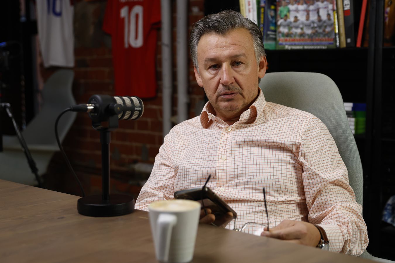 Градиленко: сказал следаку: «Поменяйте мне фамилию, купите домик в Испании — расскажу всё»