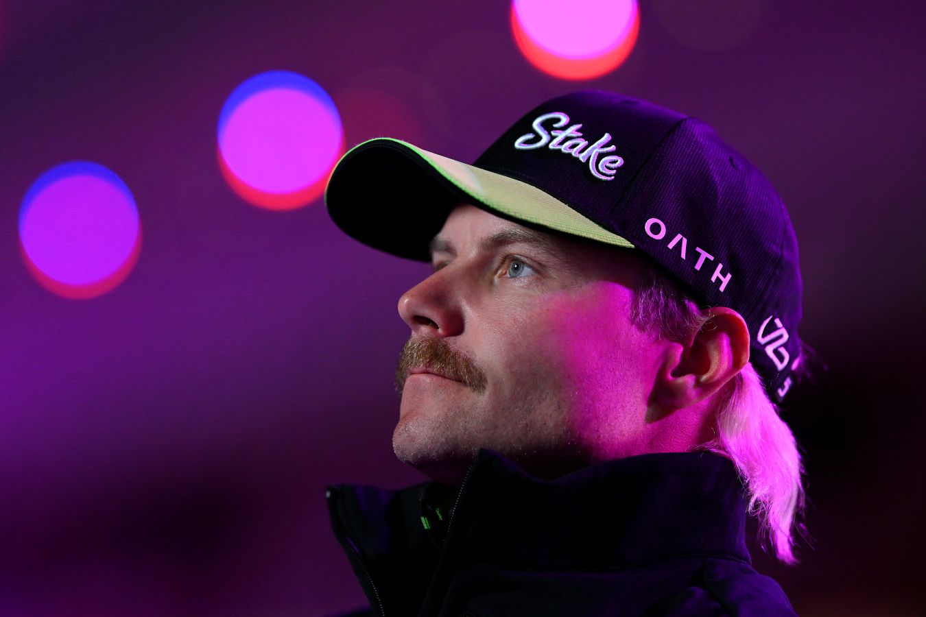 Нелепо. Хилл отреагировал на штраф Боттаса в первой гонке за Кадиллак