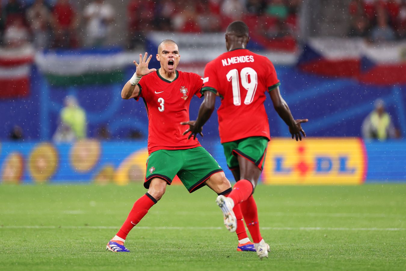 «Мы были необыкновенны». Пепе высказался о победе сборной Португалии в игре с Чехией