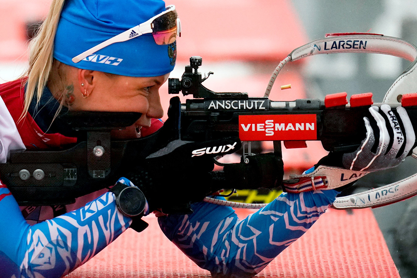 Биатлон женщины общий. Биатлон антерсельва женская эстафета. Биатлон женщины общий. Индивидуальная гонка биатлон. Журавок биатлон.