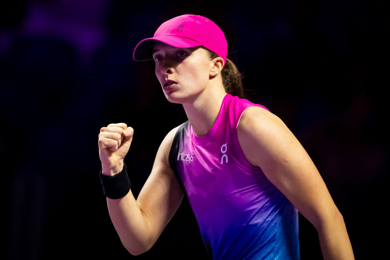 Швёнтек в трёх сетах обыграла Бултер и вывела Польшу в полуфинал United Cup